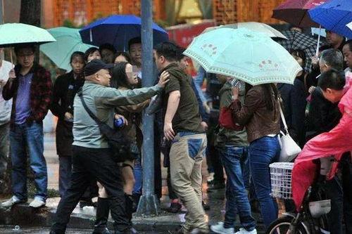 胶州吃瓜群众事件视频,一场网络舆论的风暴与反思