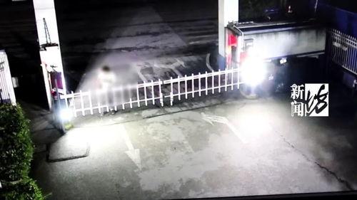 吃瓜群众警察局视频